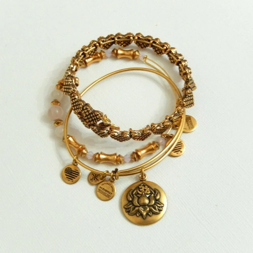 Alex and Ani 3 Pc Bracelet Set Rose Gold Hearts Lotus Peace Petals Rose Quartz